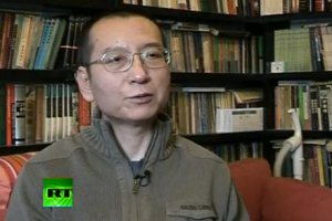 Китайська влада наклала домашній арешт на дружину лауреата Нобелівської премії