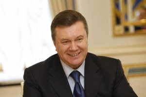 Янукович призывает украинцев усыновлять детей