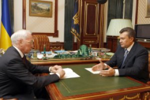 Янукович до конца недели ожидает от Азарова предложений по совершенствованию структуры Кабмина