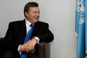 Янукович обещает создать общественное телевидение и отрицает давление на СМИ