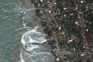 Цунами в Индонезии: более 100 человек погибли, более 500 - пропали без вести