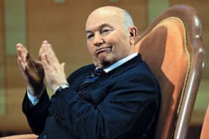 Лужков різко розкритикував президента Медведєва