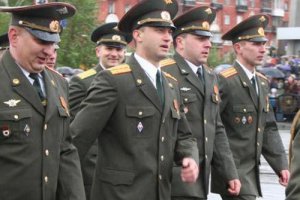 Минобороны с первого декабря повысит военнослужащим зарплату