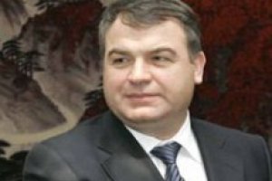 В правительстве РФ сообщения об отставке министра обороны Сердюкова назвали 