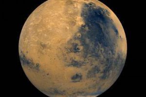 Вода на Марсе появилась через щели