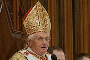 Папа Римський скликає кардиналів, щоб обговорити сексуальні злочини священиків