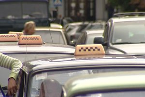 Харьковские таксисты бастуют против Налогового кодекса