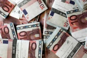 Євро дорожчає в очікуванні порятунку Ірландії