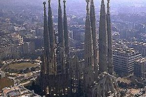 Папа Римский Бенедикт XVI освятил собор Sagrada Familia в Барселоне