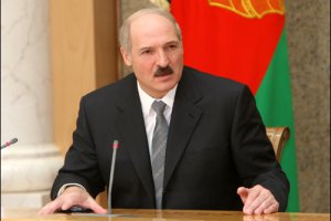 Лукашенко считает, что Россия должна дарить Беларуси оружие, а не продавать