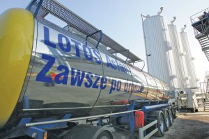 Россия хочет купить польский энергоконцерн Lotos