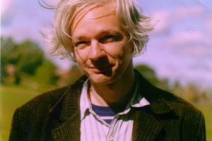 Шведський суд видав ордер на затримання засновника WikiLeaks