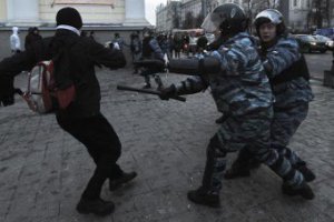 Медведєв схвалив дії міліції під час придушення заворушень у Москві та Санкт-Петербурзі