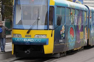 Станції швидкісного трамвая в Києві вже закривають на ремонт, не встигнувши добудувати