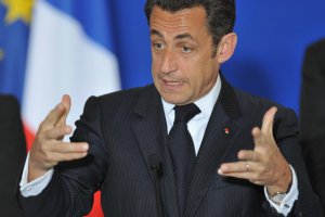 Правительство Франции ушло в отставку