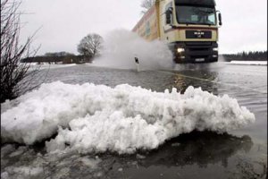 Повінь на Закарпатті наблизилася до рекордних позначок