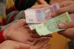 Минимальную зарплату хотят увеличить до полторы тысячи гривен