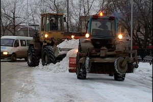 Попов заставит убирать снег круглосуточно