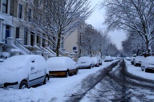 Потужний циклон засипав снігом Європу, паралізувавши рух транспорту