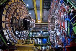 Работу Большого адронного коллайдера продлят на год