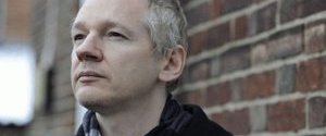 О Джулиане Ассанже снимут фильм