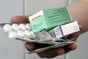 Київрада просить Раду заборонити рекламу ліків