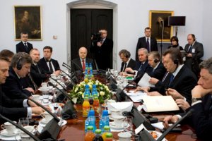 Україна і Польща підписали Дорожню карту співпраці на 2011-2012 роки