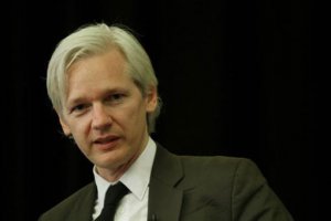 Основатель Wikileaks вышел на свободу