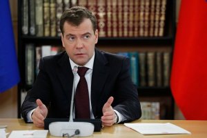 Медведев пожелал президенту Египта преодолеть 