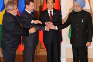 Российский Сбербанк придумал «альтернативу» БРИК и записал туда Украину