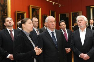 Азаров озаботился проблемами 