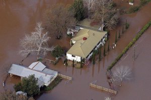 Повені в Австралії: вісім загиблих, 70 зниклих безвісти