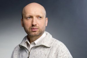 Турчинов считает, что власть теряет контроль над экономикой