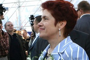 Людмилу Янукович заборонили фотографувати без дозволу