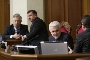 Депутаты проголосовали за выборы в Раду в октябре 2012 года и выборы президента – в марте 2015 года