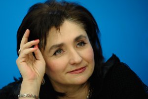 Матиос подарила Януковичу несколько книг