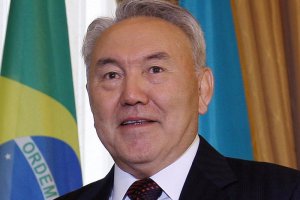 Назарбаєв офіційно зареєструвався кандидатом у президенти