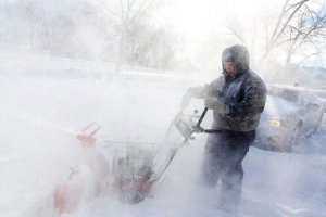 Снігопади у США: закриваються аеропорти і школи