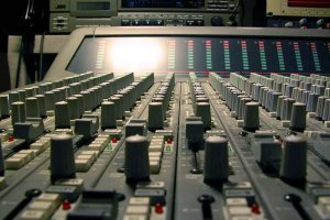 Депутати прагнуть заохочувати радіомовлення українською мовою