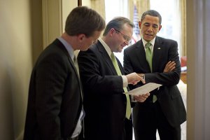 США требуют от Мубарака прекращения насилия в Каире и угрожают не выделить денег