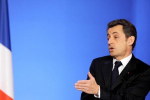 Саркози требует от министров отдыхать во Франции