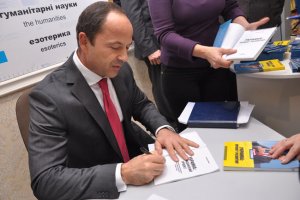 Тігіпко пообіцяв працевлаштувати евакуйованих з Лівії медиків