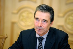 НАТО офіційно прийняв командування операціями у Лівії