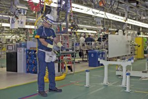 Toyota и Honda отложили возобновление выпуска готовых автомобилей