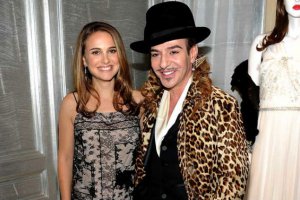 Натали Портман шокирована поступком Гальяно. Dior поставил точку