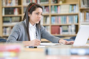 Студенты выбирают в основном интересные для себя специальности и вузы