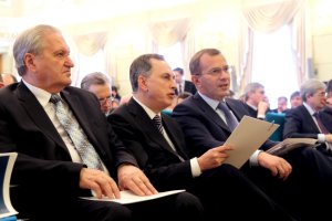 Самым бедным министром оказался Юрий Бойко. Зато с богатой родней