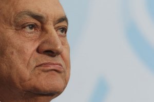 Хосни Мубарак попал в больницу