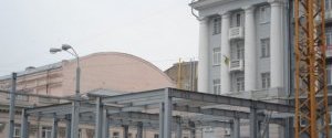 У Києві почався демонтаж будівництва на Театральній