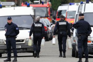 Вооруженный сторонник «Аль-Каиды» захватил заложников во французском банке